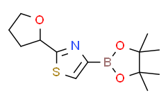 2-(tetrahydrofuran-2-yl)-4-(4，4，5，5-tetramethyl-1，3，2-dioxaborolan-2-yl)thiazole,95%