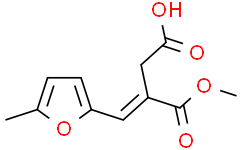 (E)-3-(甲氧基羰基)-4-(5-甲基呋喃-2-基)-3-丁烯酸