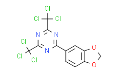 2-(1，3-苯并二氧杂环戊-5-基)-4，6-双(三氯甲基)-1，3，5-三嗪,98%